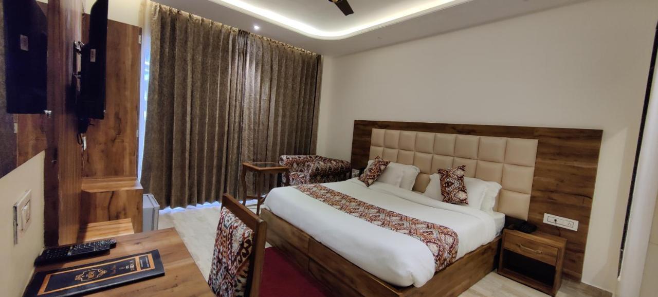 Hotel Classic Hills Dharamshala Exterior photo
